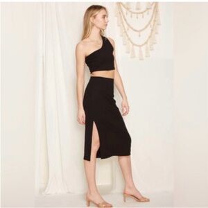 Chic Black One-Shoulder Dress